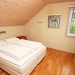 Semesterbostad Five-bedroom In 1 *