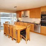 Holiday home Five-bedroom In 1 *