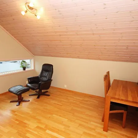 Five-bedroom In 1