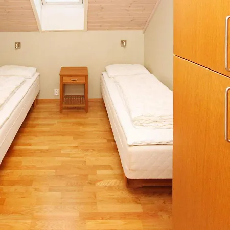 Five-bedroom In 1 Jelsa
