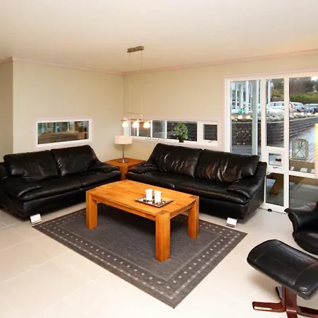 Five-bedroom In 1 Jelsa