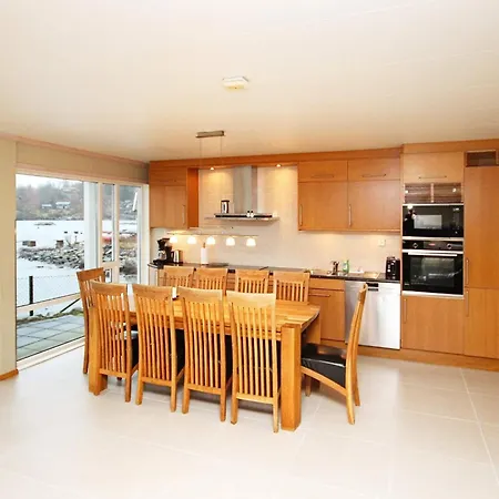 Five-bedroom In 1 Jelsa