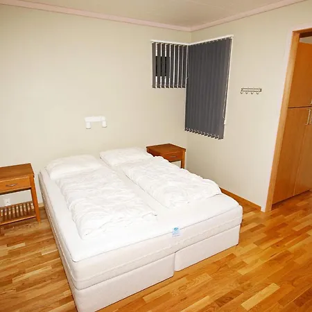 Five-bedroom In 1 Jelsa