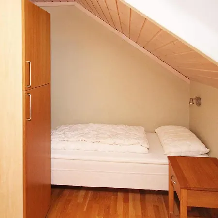Five-bedroom In 1