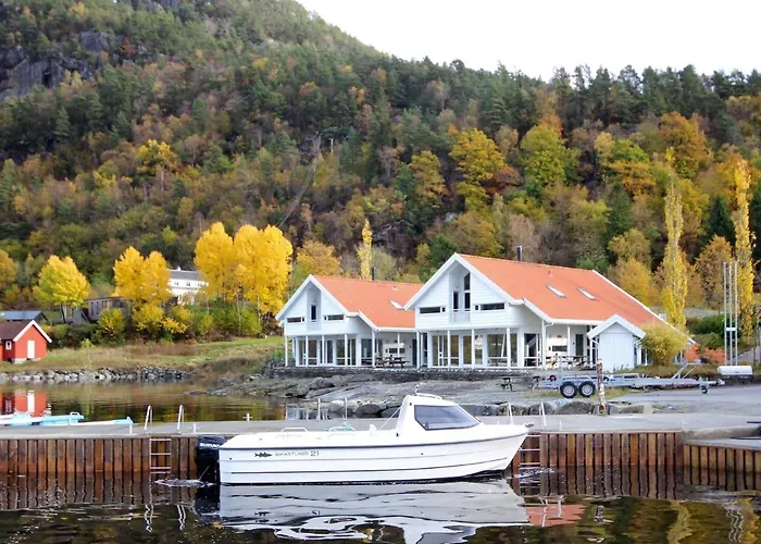 Five-bedroom In 1 Holiday home