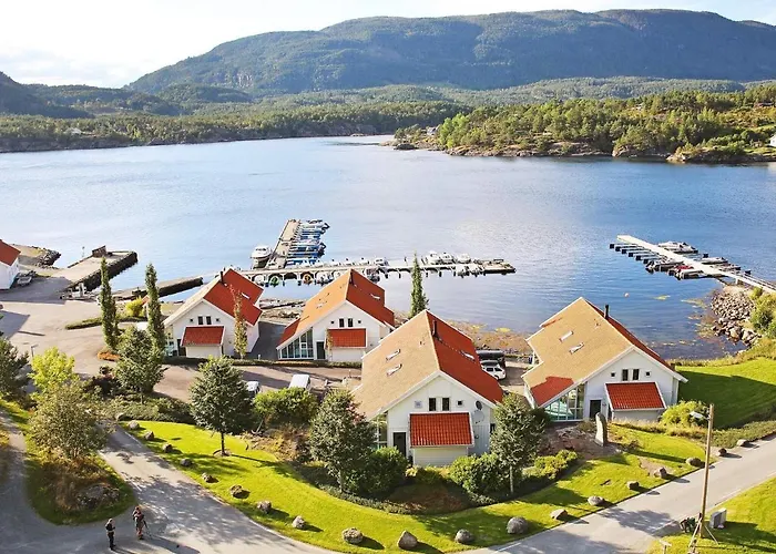 Holiday home Five-bedroom In 1