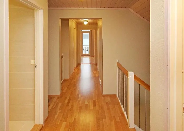 Five-bedroom In 1 Ferienhaus *