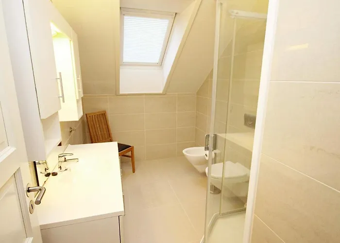 Five-bedroom In 1 Ferienhaus